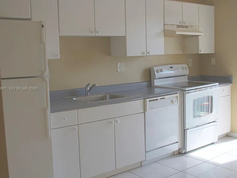 6962 NW 179th St #2066 — Photo 3
