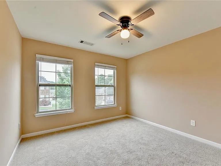 4228 Woods Creek Ln — Photo 48