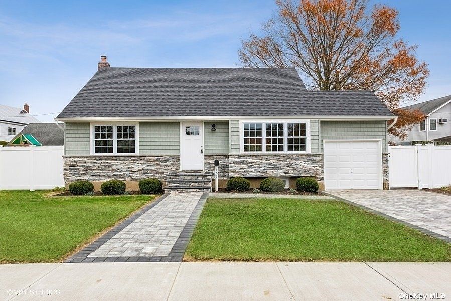 683 Brian Lane, Seaford, NY 11783 Zillow