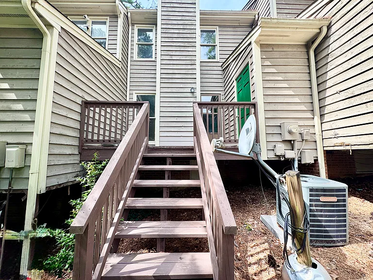 3205 Warwick Dr — Photo 16