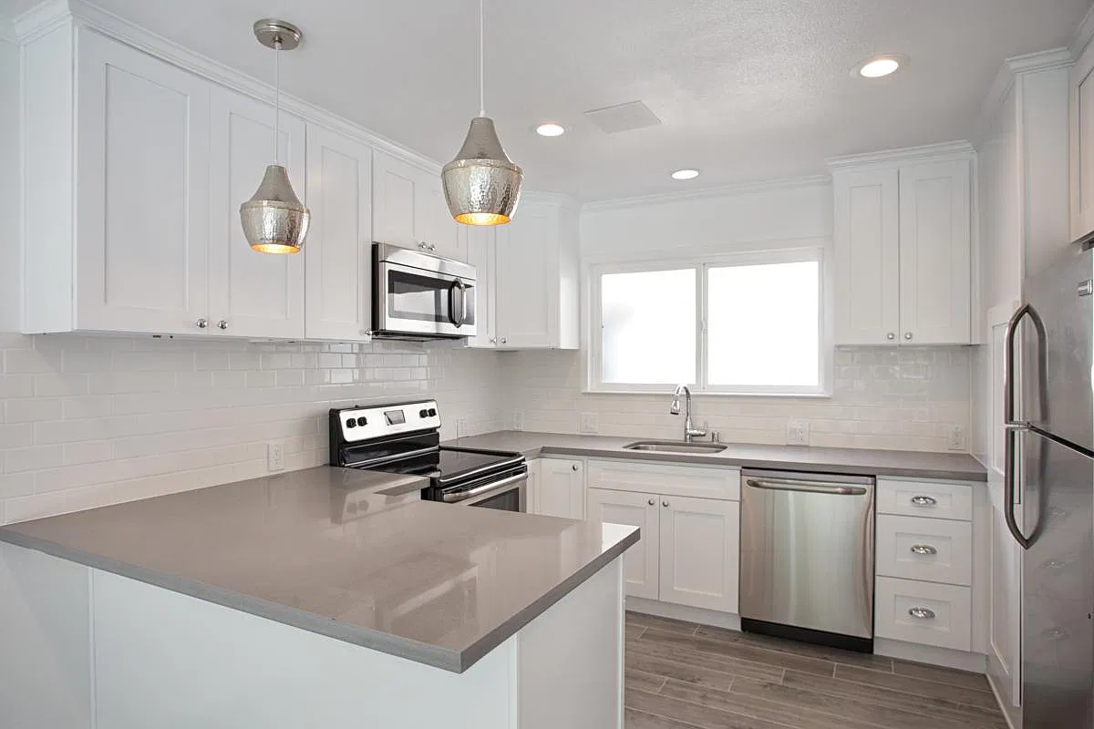 2 bed, 1200 sqft, $5,750 — Photo 3