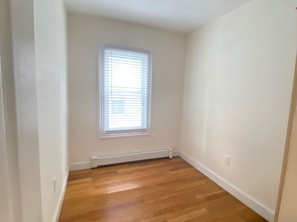 1st image of 33 Harding St #1