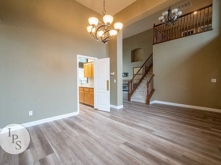 1891 E Oak Haven Dr — Photo 7