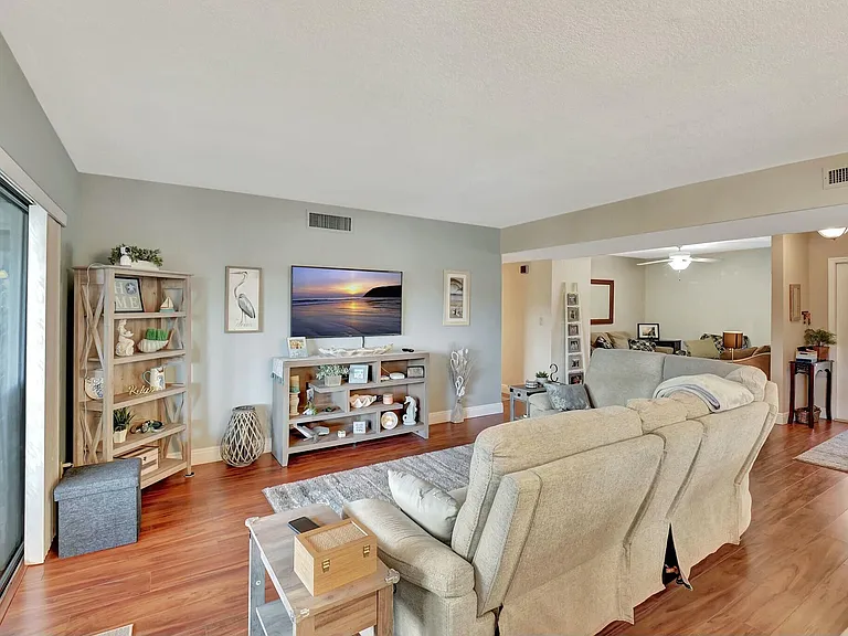 10663 Ocean Palm Way #101 — Photo 9