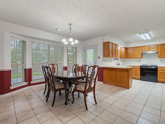 5th image of 1521 Strasburg Cir