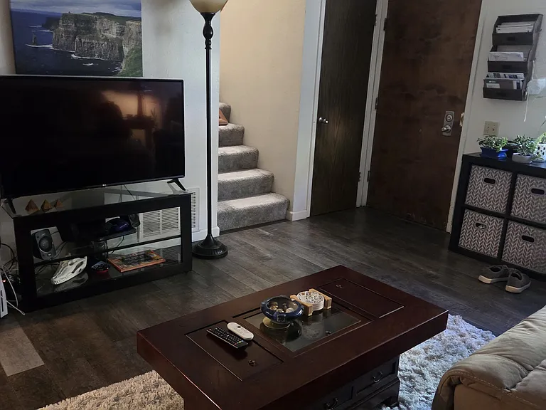 1569 Drake Dr — Photo 5