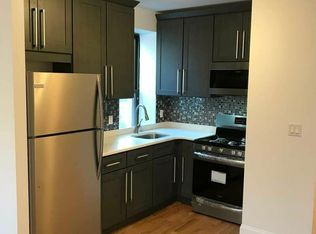 31-72 37th St #7/8, Astoria, NY 11106