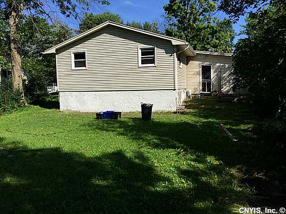 5th image of 114 Mosher St