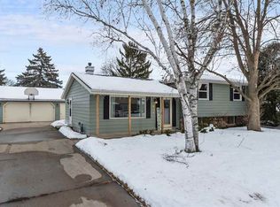 600 N White Oak Dr, Appleton, WI 54915