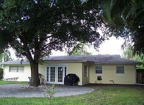 2nd image of 6359 Saint Andrews Cir S