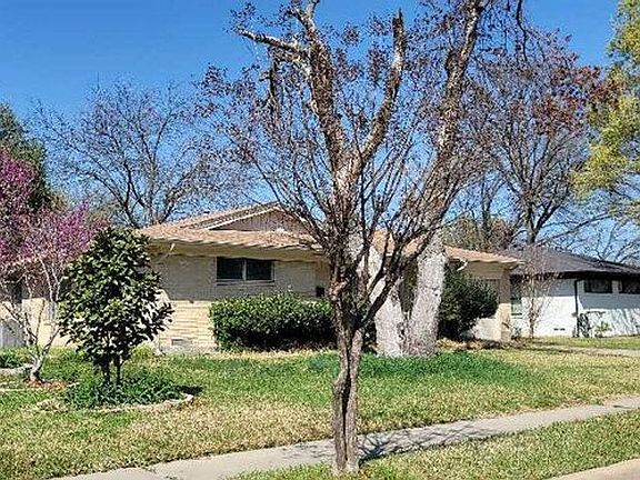 3rd image of 3121 Old Orchard Rd