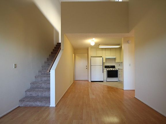 2nd image of 2747 Auburn St APT 204