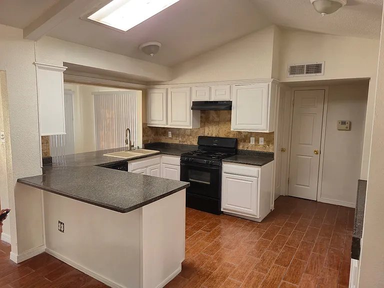 6644 Mariposa Dr — Photo 15