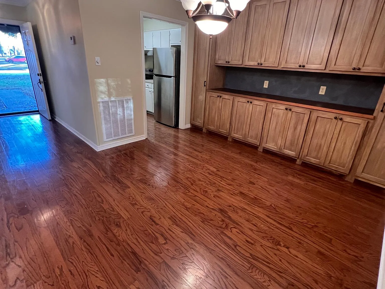 3900 Chauvin Ln — Photo 3