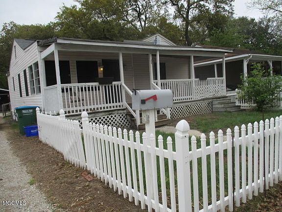 2nd image of 2713 Broadmoor Pl