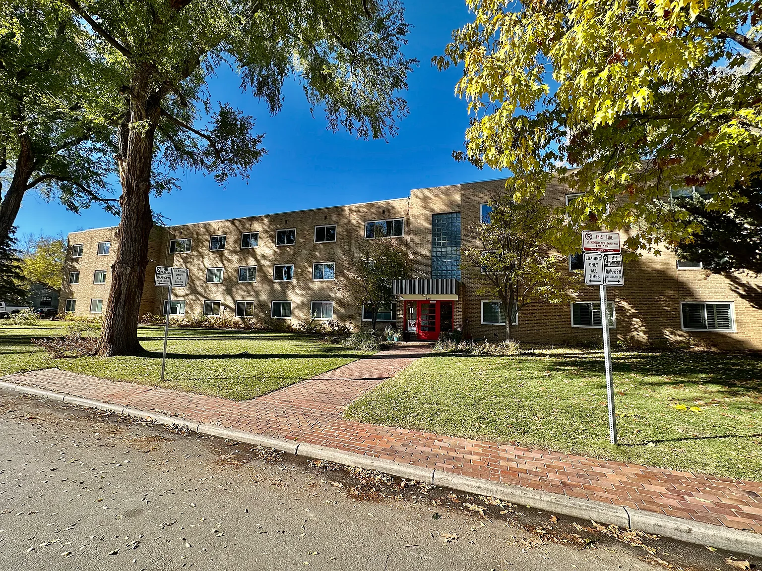 525 Jackson St — Photo 1