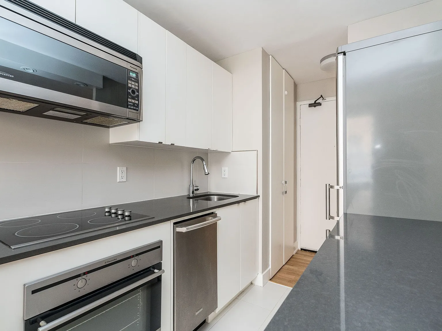 501 Kingston Road — Photo 3