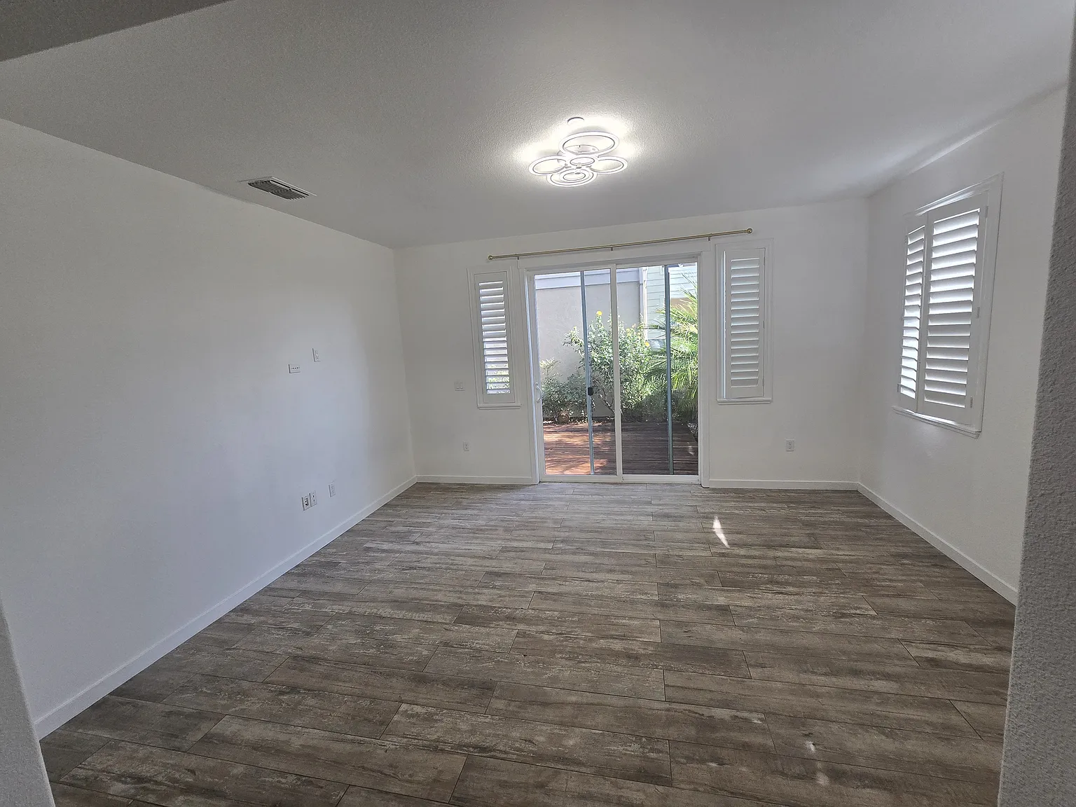 4 bed, 3.5 bath, 2839 sqft, $5,800 — Photo 4