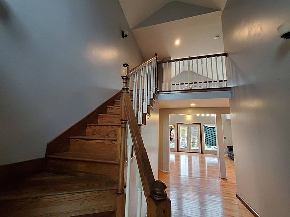 2nd image of 40 Park Ln