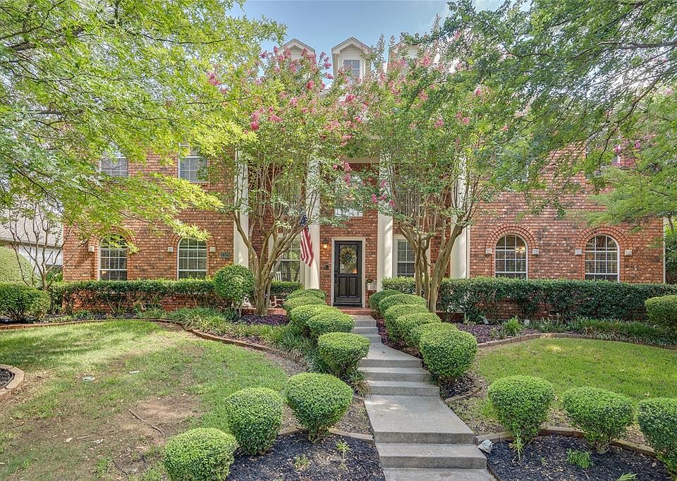 1st image of 2325 Honeylocust Dr