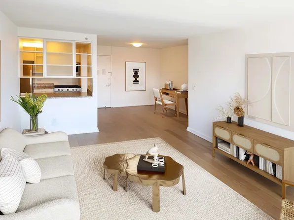 500 West 56th Street image 3 of 22