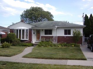19342 Wilfred St, Roseville, MI 48066