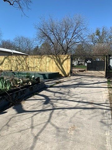 1st image of 955 Woods Ave