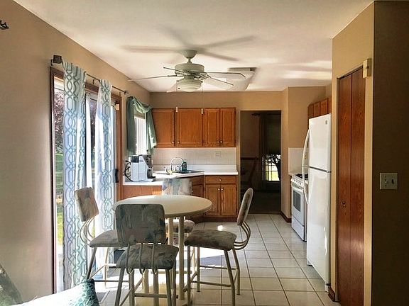 2nd image of 4633 Rolling Hills Dr