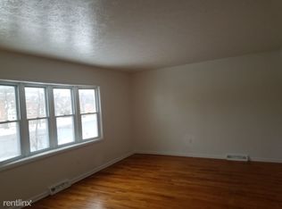 2320 Noble Rd, Cleveland Heights, OH 44121