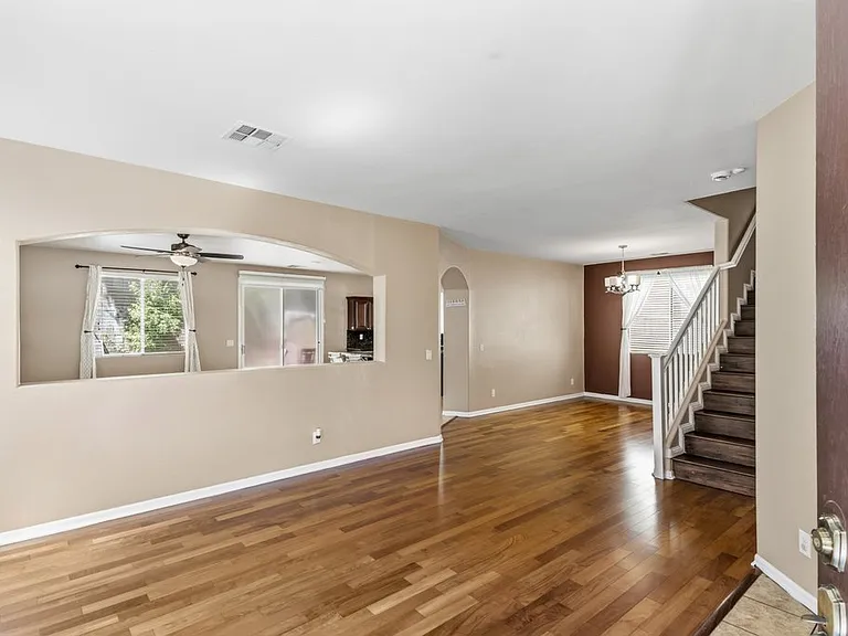 527 Newberry Springs Dr — Photo 7