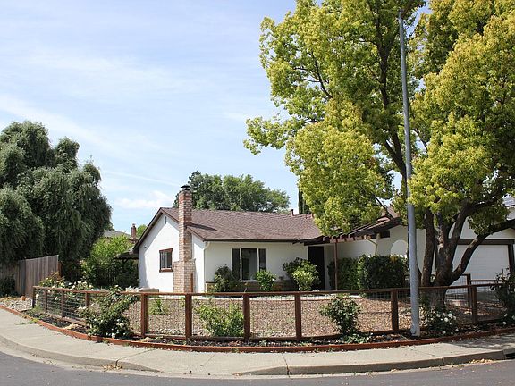2nd image of 337 Woodhaven Drive