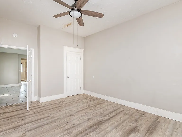 1058 Dixie Hwy — Photo 11