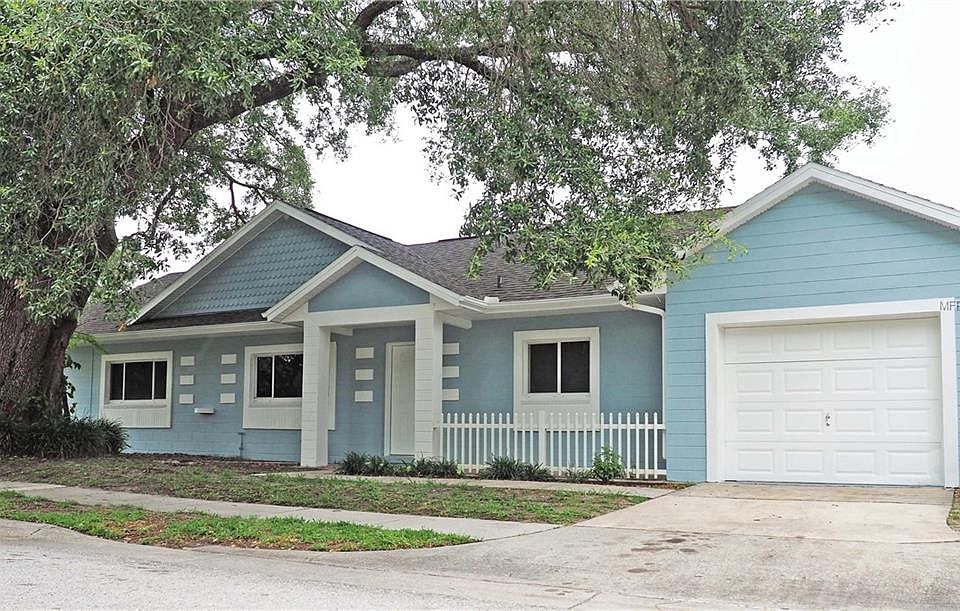 1st image of 8425 Oak Bluff Dr
