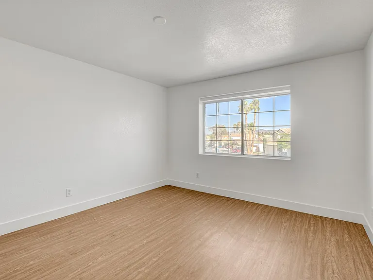 8005 Vision St — Photo 31