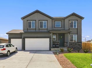 3425 Bella Luna Dr, Pueblo, CO 81001