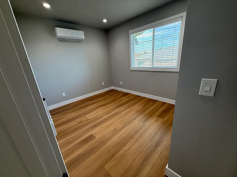 20406 Almeda St — Photo 9