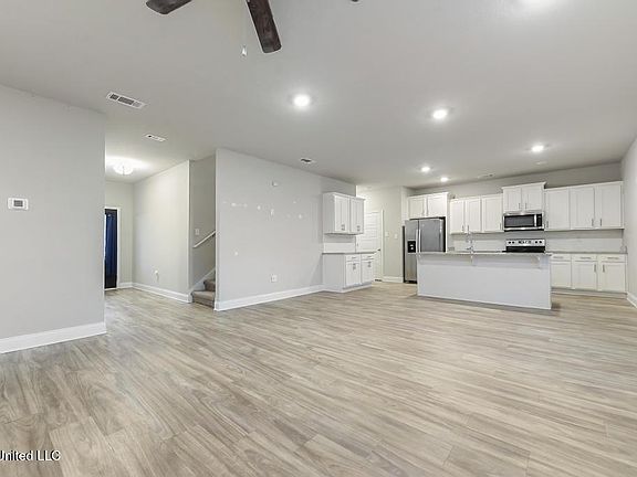 5th image of 12210 Savannah Cir