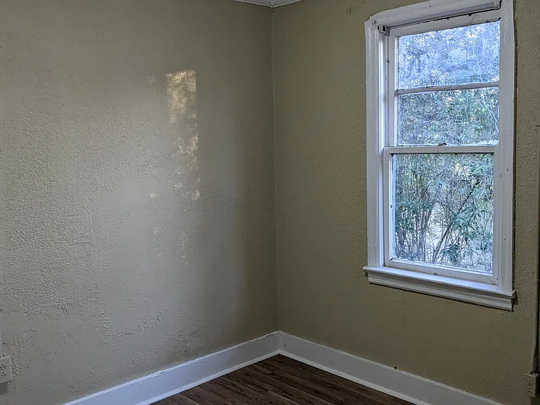 1582 Holley St — Photo 10