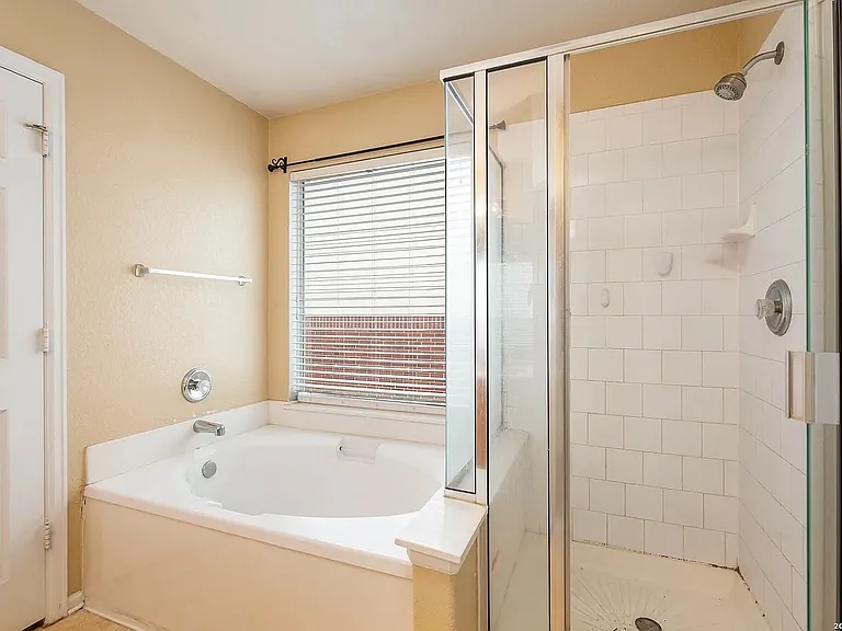 3911 Valencia Peak — Photo 18