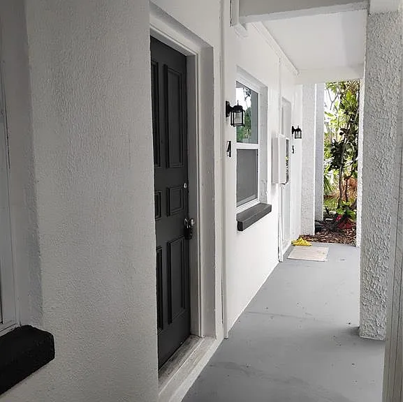 116 SW Jefferson Cir N — Photo 1