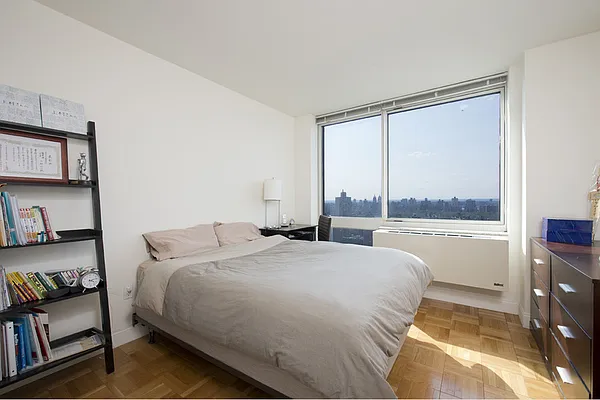 Sold by Stribling | media 3