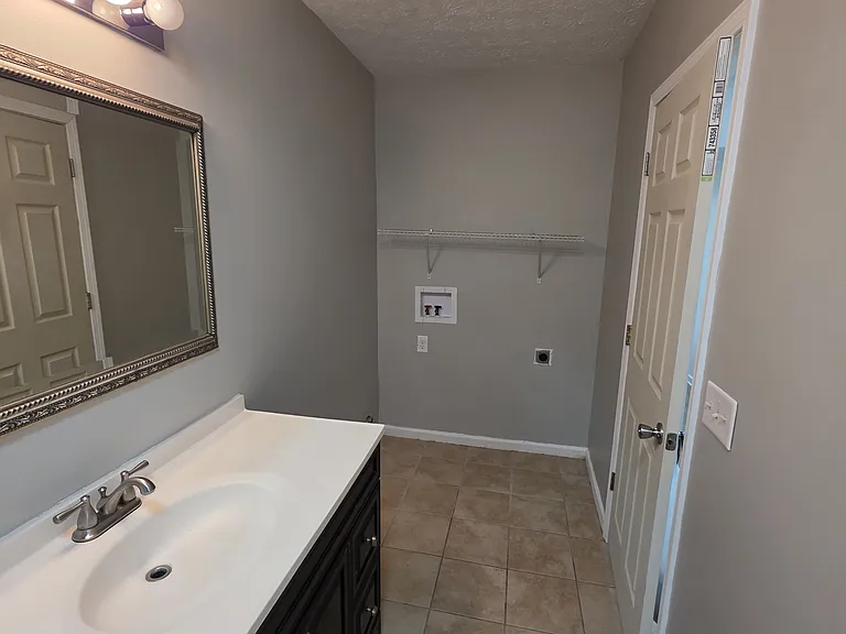 8250 Navarre Rd SW — Photo 6
