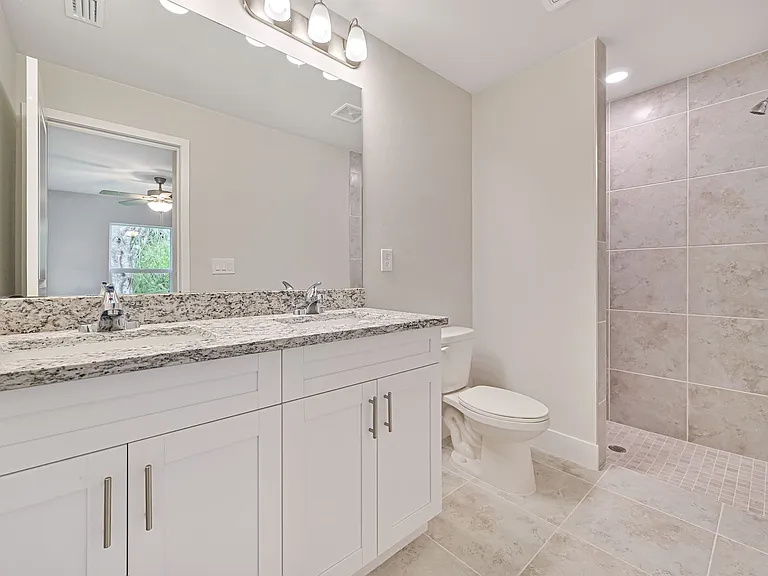 6076 Lacota Ave — Photo 11