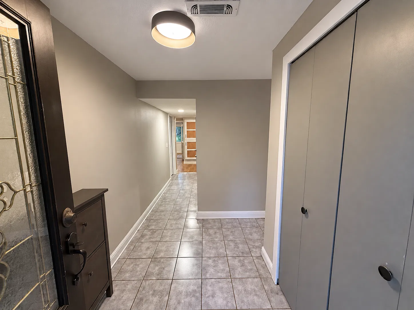 4 bed, 1962 sqft, $2,800 — Photo 2