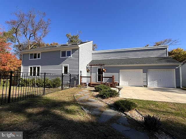 1st image of 431 Heritage Rd