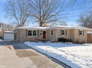 721 28th St, West Des Moines, IA 50265