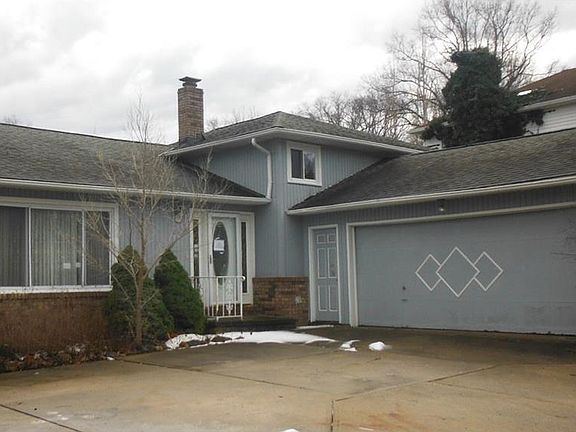 2nd image of 2115 Apple Dr