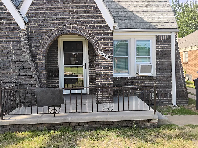2545 NW 11th St #1 — Photo 11