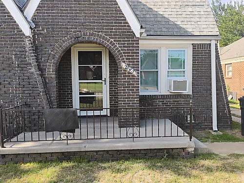 2545 NW 11th St #1 Photo 1
