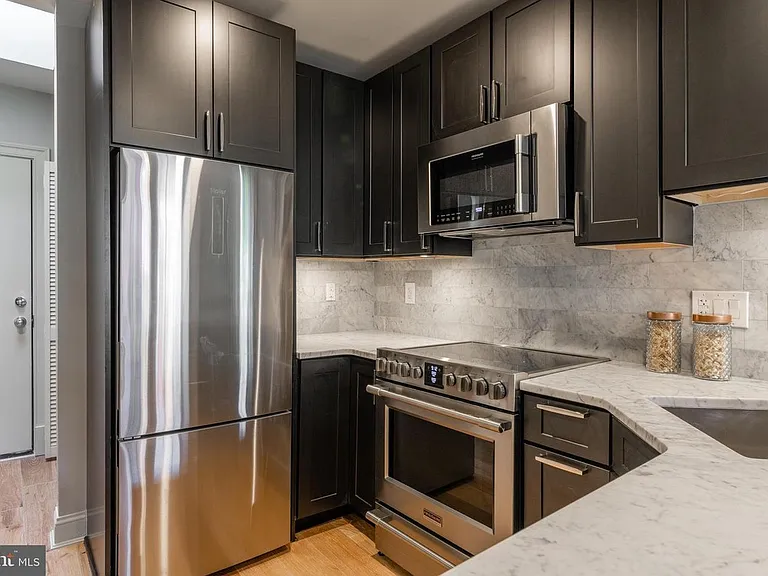 2100 Newport Pl NW #3 — Photo 7